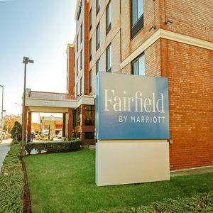 Fairfield Inn by Marriott New York LaGuardia Airport/Astoria - Tap to explore photos