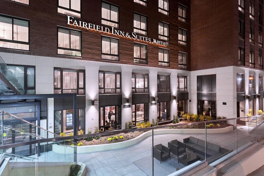 Fairfield Inn & Suites New York Manhattan / Central Park - Tap to explore photos