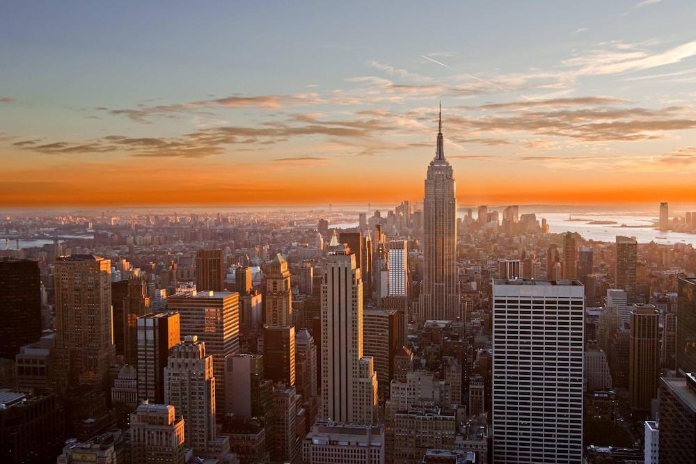 Fairfield Inn & Suites New York Manhattan/Downtown East - Tap to explore photos