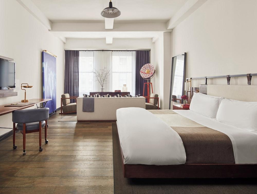 Refinery Hotel Room Type - Atelier Executive Suite