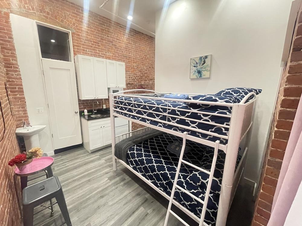 31 Street Broadway Hotel Room Type - 235 Studio With Private Bathroom