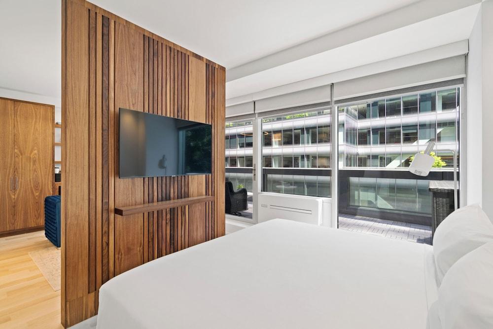 The Gotham Hotel Room Type - Executive Suite, 1 King Bed, City View (SKYLINE STUDIO SUITE) The Gotham Hotel Room Type - Executive Suite, 1 King Bed, City View (SKYLINE STUDIO SUITE)