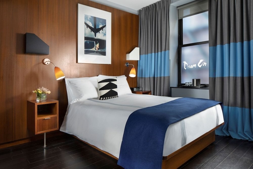 6 Columbus Central Park Hotel Room Type - Standard Room