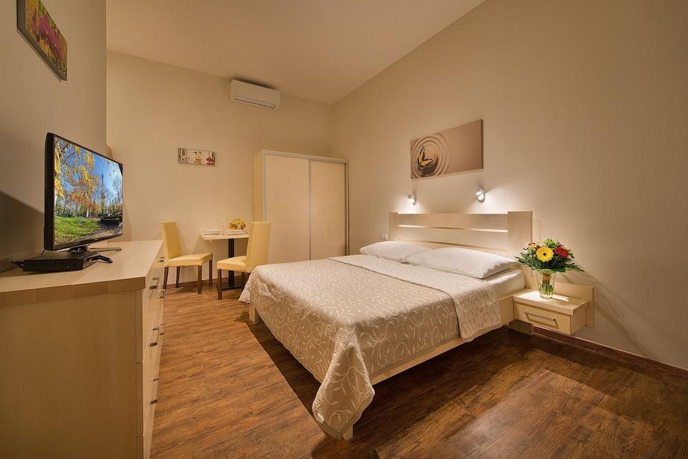Andel Apartments Praha Room Type - Standard Studio, 1 Double Bed, Kitchenette
