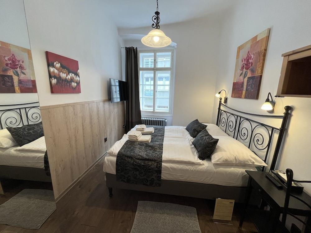Mila Apartments Room Type - Classic Apartment, Kitchenette
