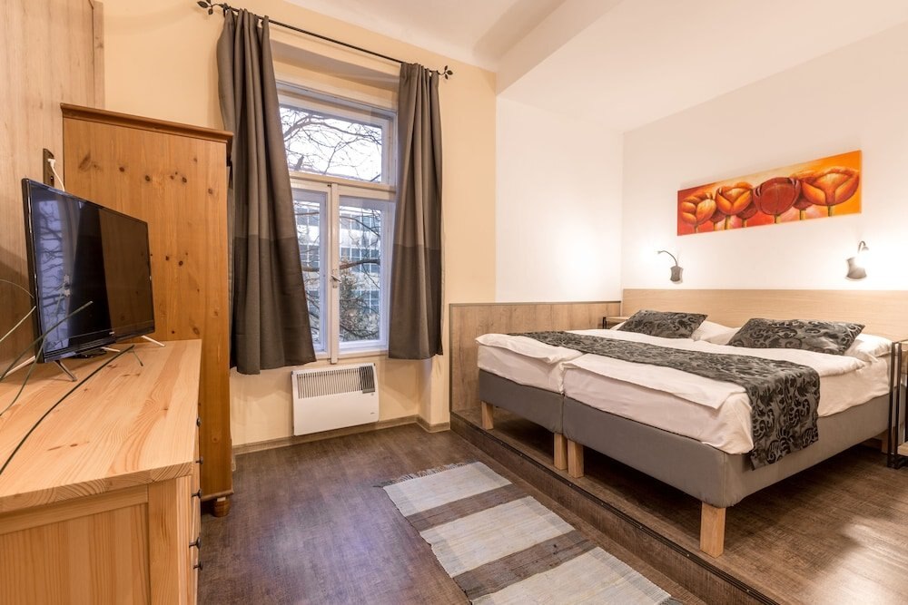 Mila Apartments Room Type - Classic Room, 2 Twin Beds, Ensuite (Shared Kitchenette)