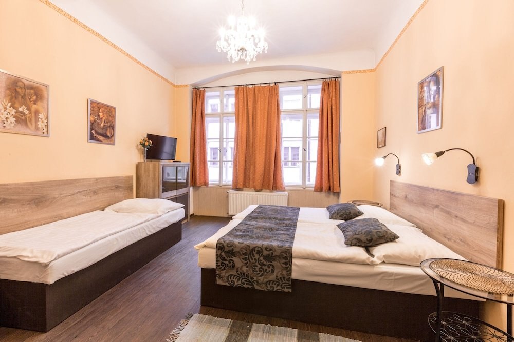 Mila Apartments Room Type - Family Apartment, 2 Bedrooms, Kitchenette