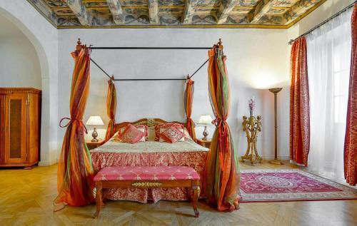 Boutique Hotel Bijou de Prague Room Type - King Suite with Street View
