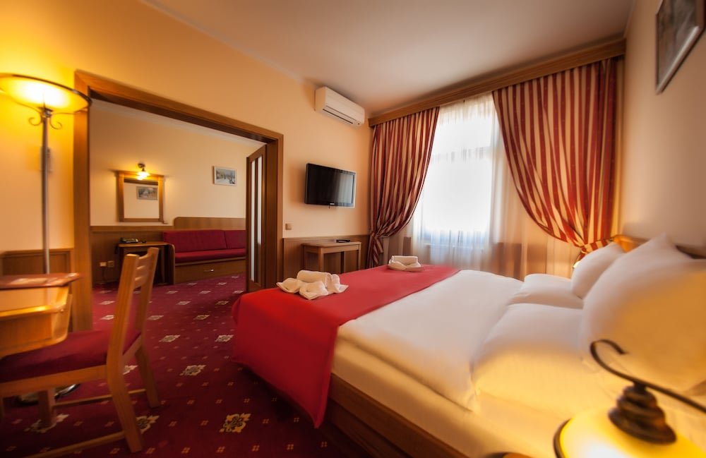 Hotel Askania Room Type - Quadruple Room Hotel Askania Room Type - Quadruple Room
