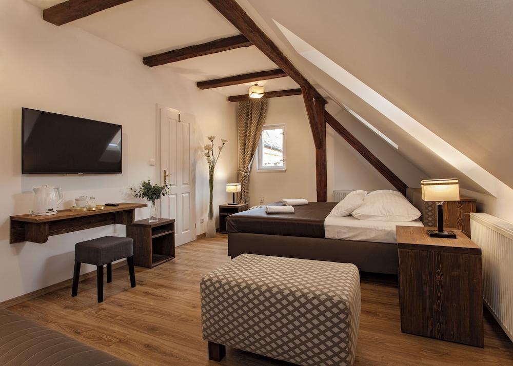 Pension Corto Room Type - Design Quadruple Room