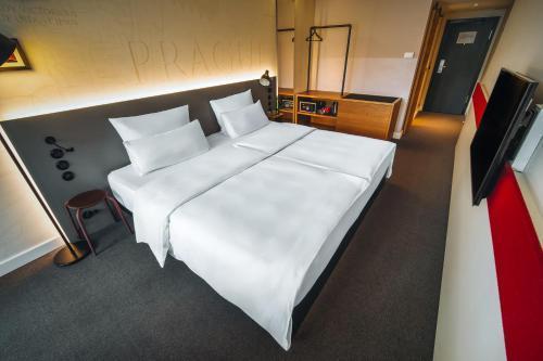 Hotel PULSE8 - Tap to explore photos