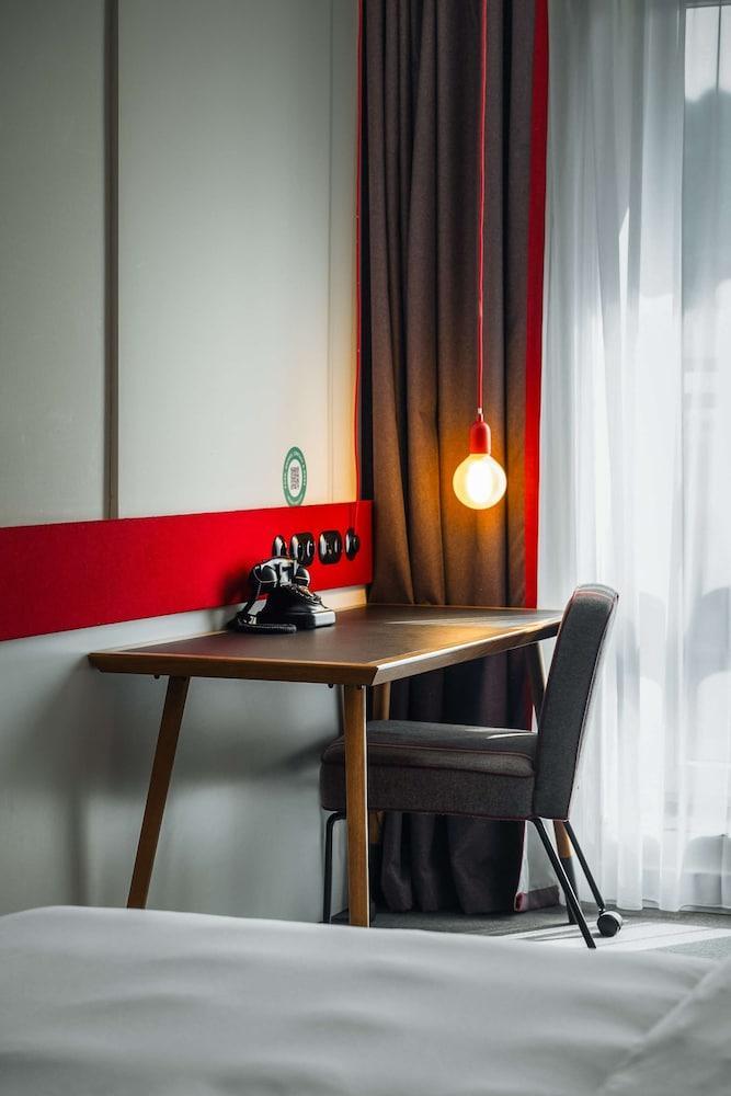Hotel PULSE8 - Tap to explore photos