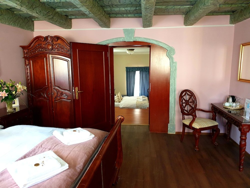 Prague Golden Age Room Type - Romantic Suite, 2 Bedrooms