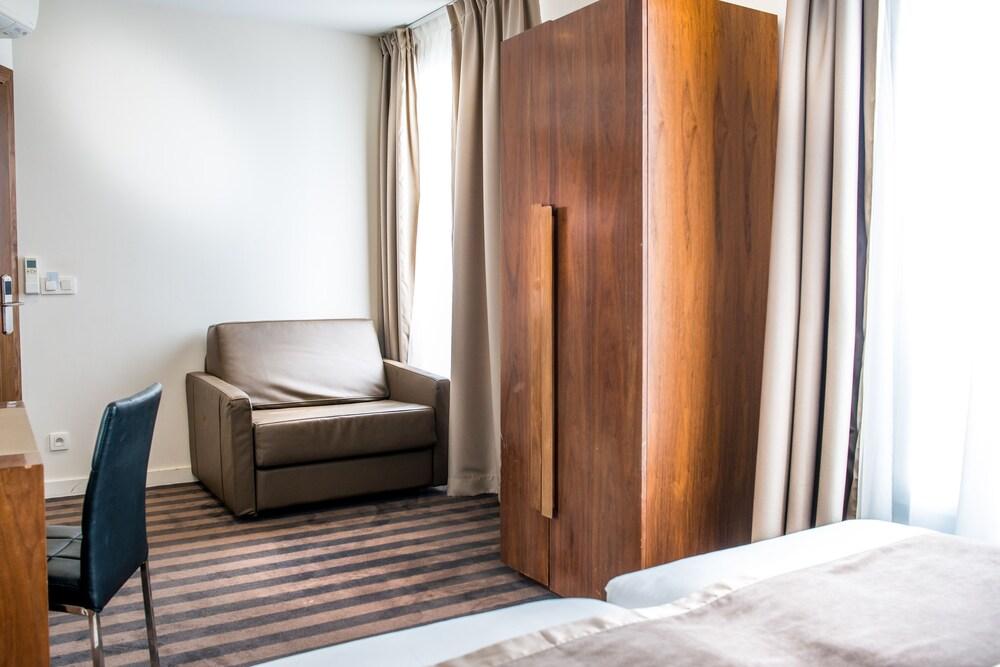 Art Hotel Eiffel Room Type - Triple Room