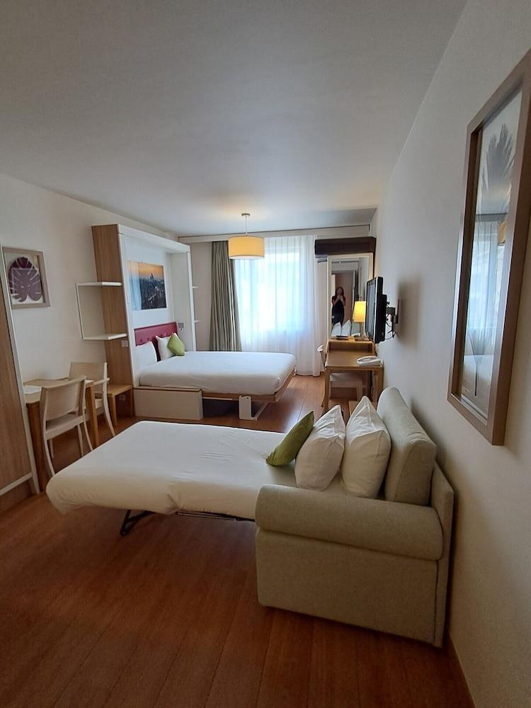 Aparthotel Adagio Paris Vincennes - Tap to explore photos