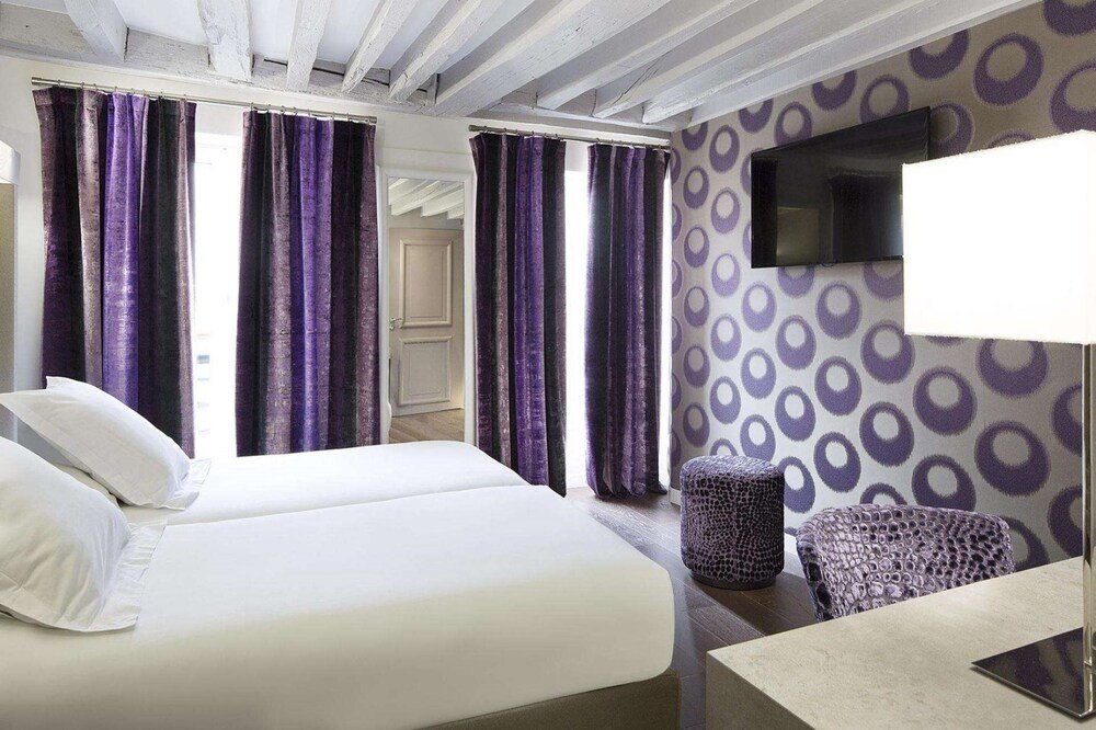 Hotel Jacques de Molay - Tap to explore photos