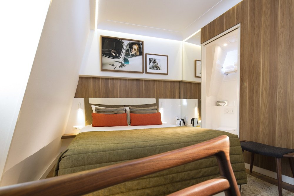Hotel Eiffel Turenne Room Type - Classic room roofs of Paris
