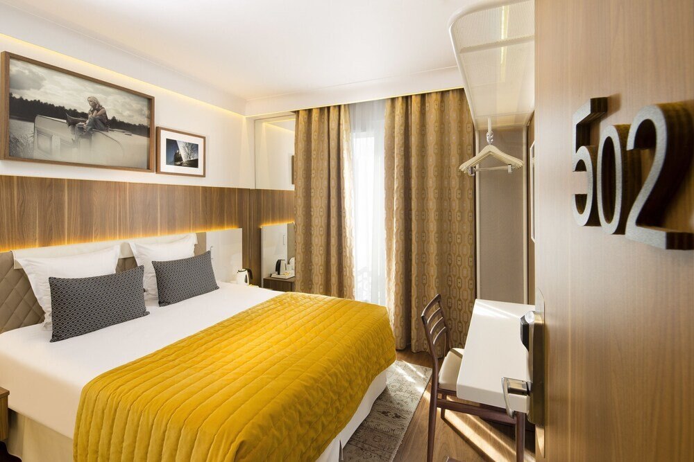 Hotel Eiffel Turenne Room Type - Superior Room