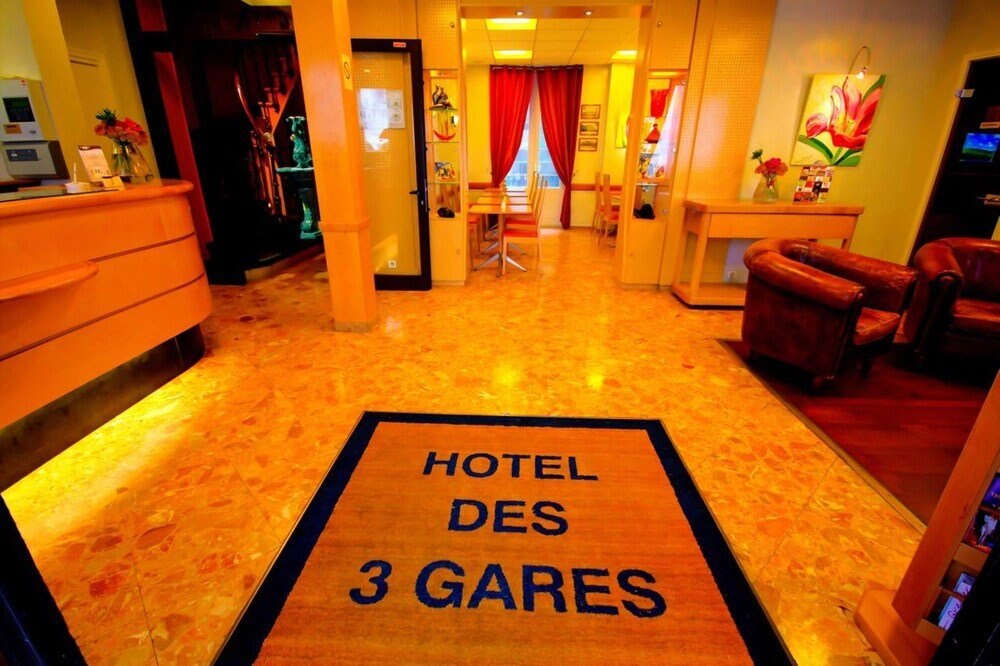 Hôtel des Trois Gares - Tap to explore photos
