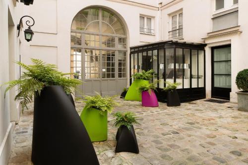 Hotel Design Sorbonne - Tap to explore photos
