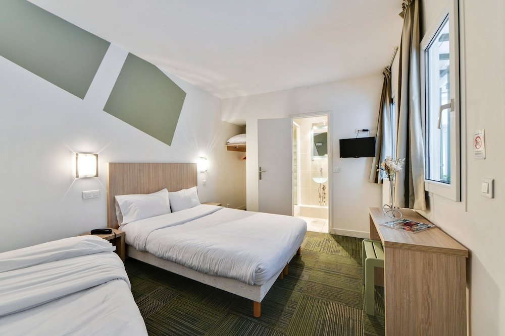 Louisa Hotel Room Type - Family Triple Room