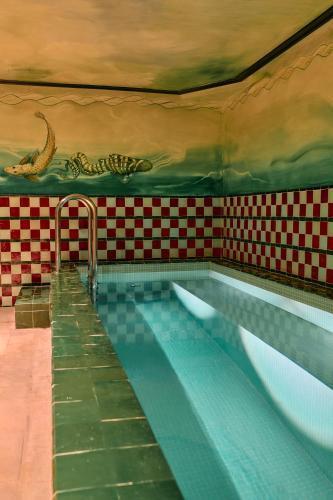 Hôtel Les Deux Gares & Spa - Tap to explore photos