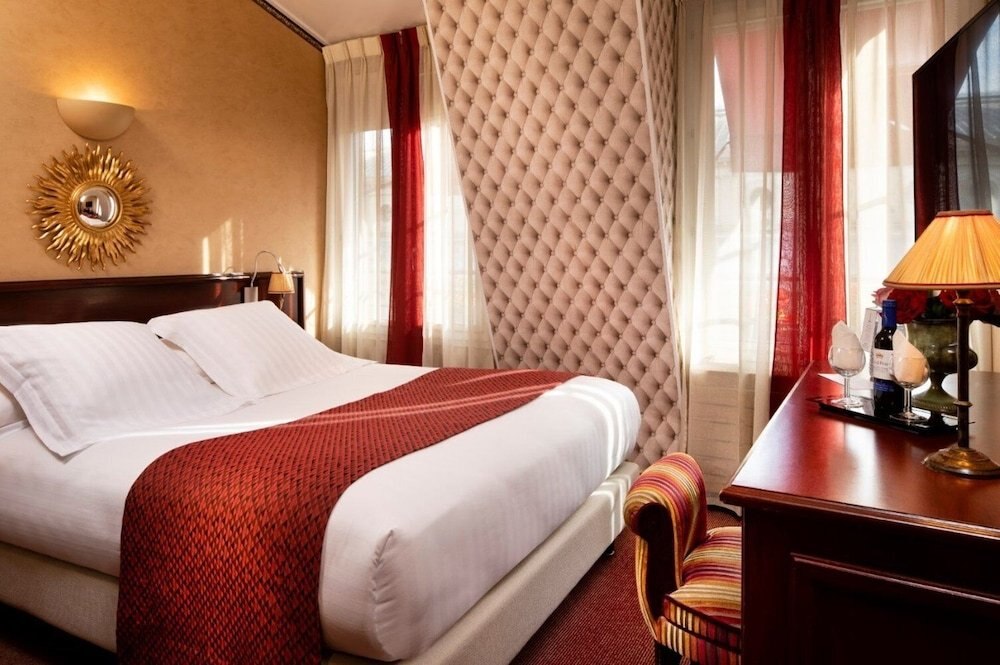 Hotel Britannique Room Type - Classic Room (Eiffel)
