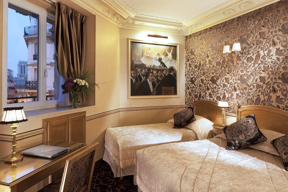 Hôtel & Spa Saint Jacques Room Type - Privilege Triple Room Hôtel & Spa Saint Jacques Room Type - Privilege Triple Room