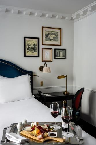 La Chambre du Marais - Tap to explore photos