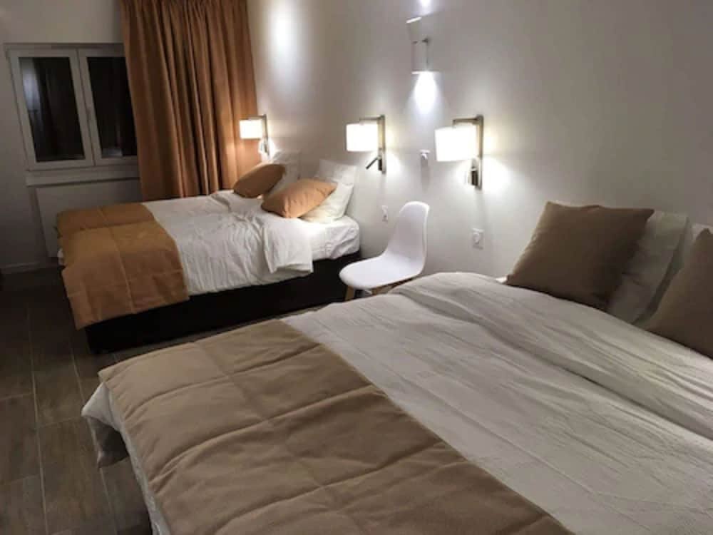 Hotel Ferney République Room Type - Premium Triple Room Hotel Ferney République Room Type - Premium Triple Room