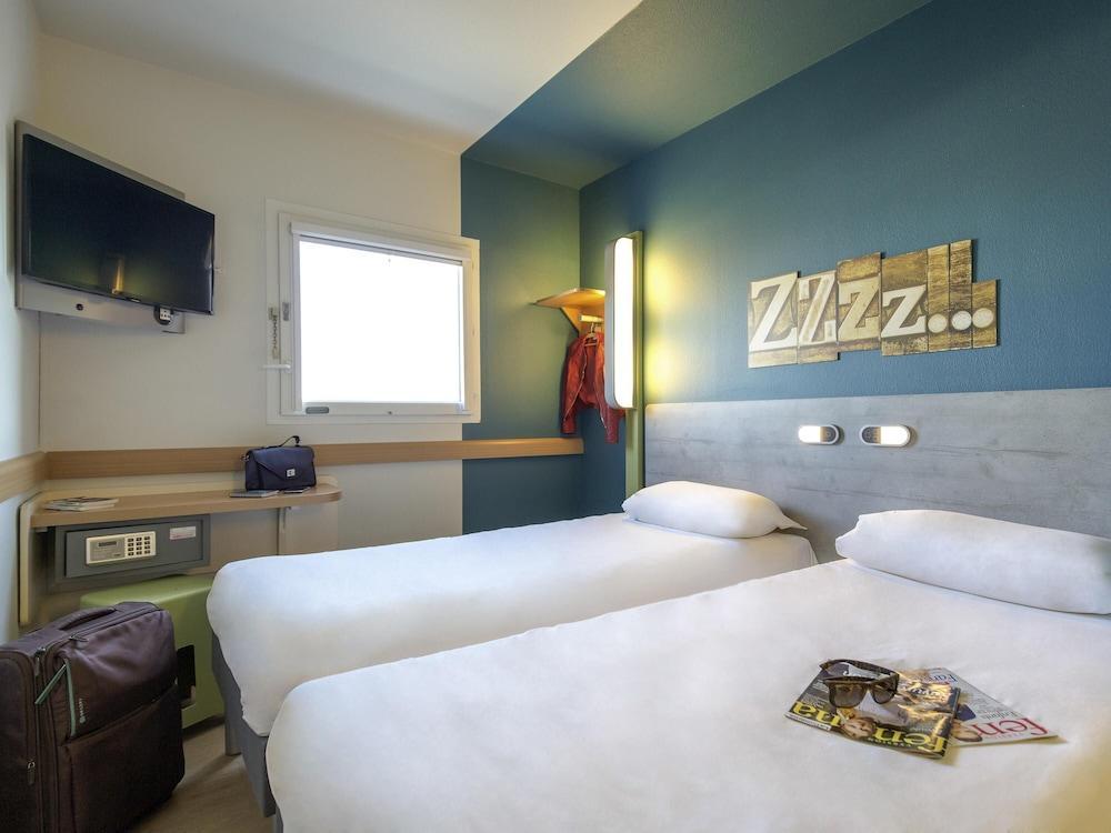 ibis budget Rueil Malmaison Room Type - Twin Room, 2 Twin Beds