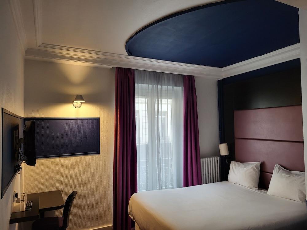 ACCUEIL HOTEL PARIS PIGALLE MONTMARTRE – Hôtel rénové Room Type - REBELLE ACCESSIBLE ROOM