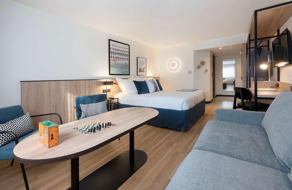 Tulip Hotels & Residences Joinville-le-Pont Room Type - Superior Studio, Multiple Beds, Bathtub (Kitchenette) Tulip Hotels & Residences Joinville-le-Pont Room Type - Superior Studio, Multiple Beds, Bathtub (Kitchenette)