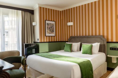 Hotel Du Flaneur Room Type - Deluxe Room with Balcony