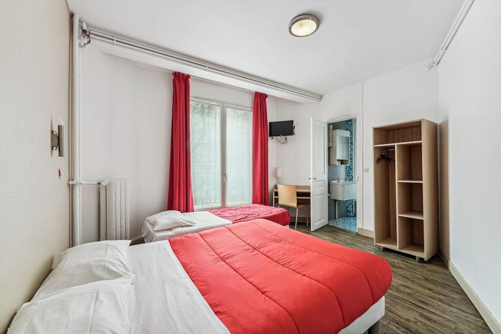 Hôtel Tolbiac Room Type - Classic Triple Room, Multiple Beds, Private Bathroom