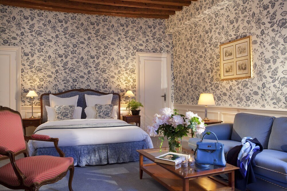 Hotel d'Angleterre Saint Germain des Prés - Tap to explore photos