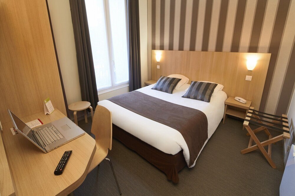 Hotel Paris Villette Room Type - Double Room (1 or 2 persons)