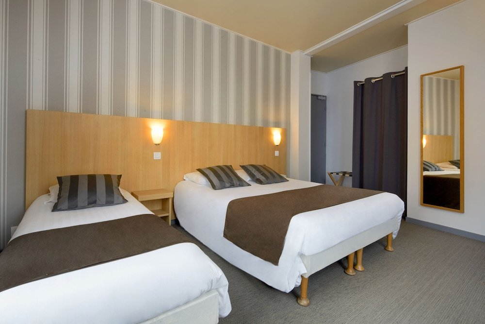 Hotel Paris Villette - Tap to explore photos