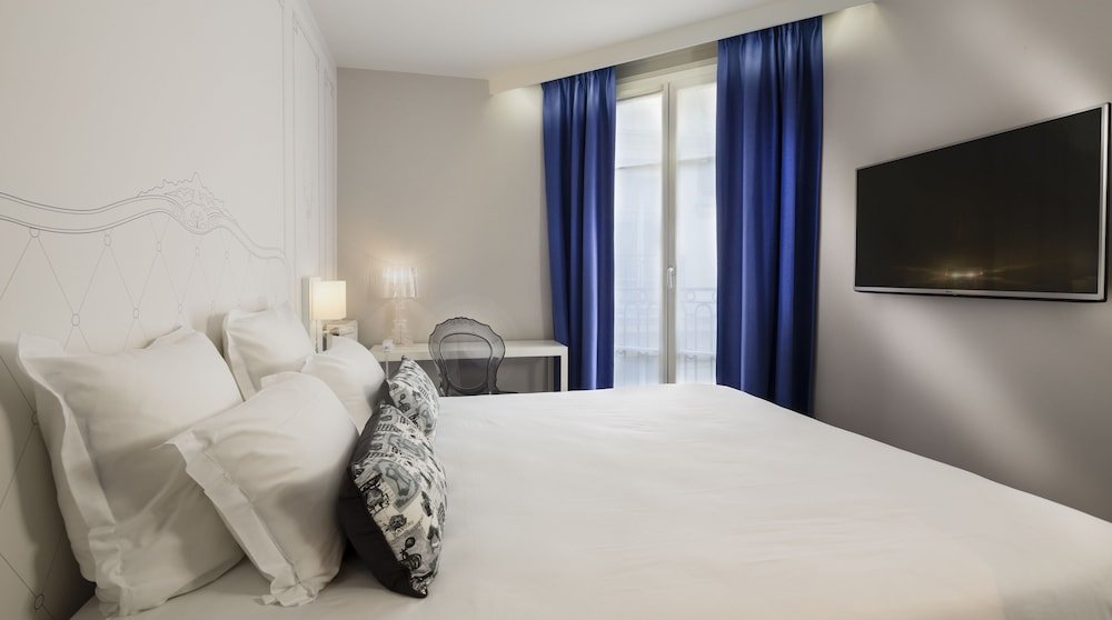 Hotel Paris Vaugirard Room Type - Double Room (with Air conditioning)