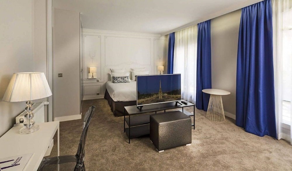 Hotel Paris Vaugirard Room Type - Suite (with Air conditioning) Hotel Paris Vaugirard Room Type - Suite (with Air conditioning)