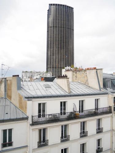 Timhotel Tour Montparnasse - Tap to explore photos