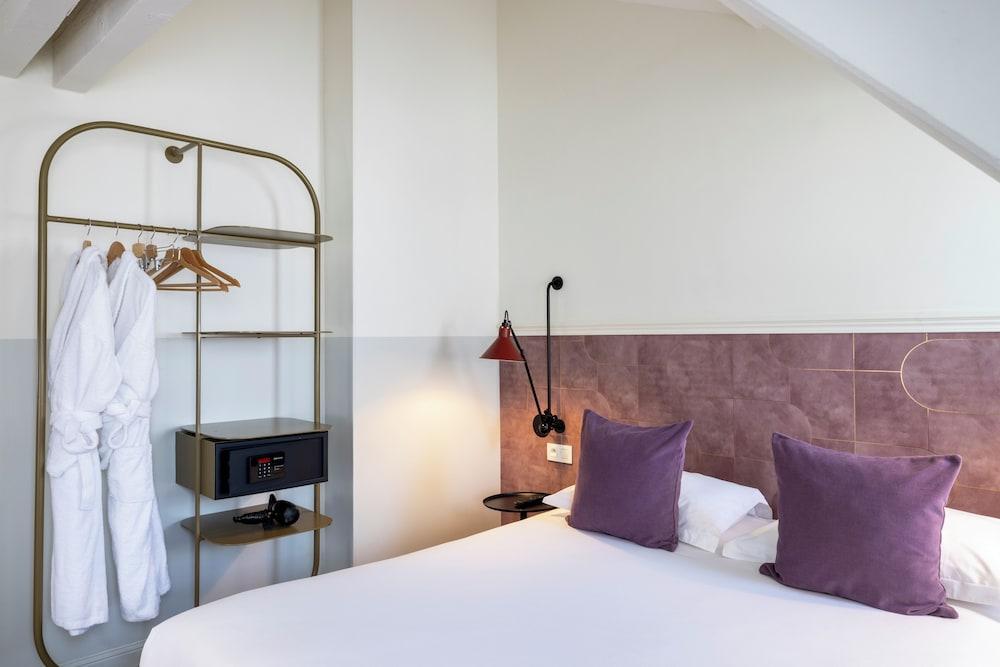 Hotel Des Mines Room Type - Signature Room