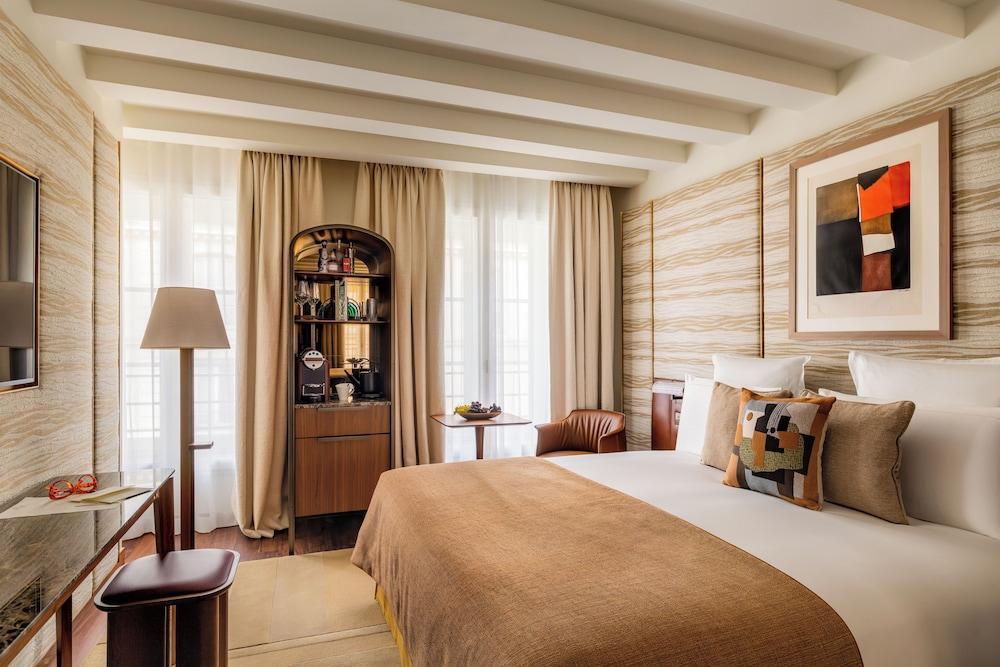 Hotel d'Aubusson Room Type - Superior Double Room