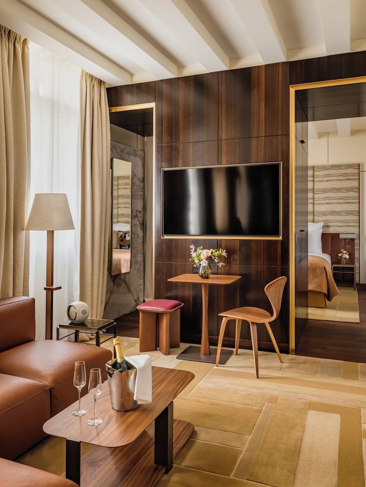 Hotel d'Aubusson Room Type - Suite