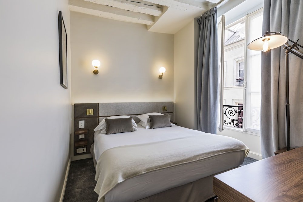 Hotel Verneuil Room Type - Small Room