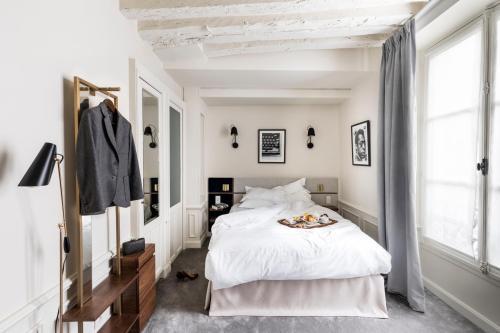 Hotel Verneuil - Tap to explore photos