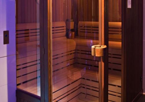 VIP Paris Yacht Hôtel & Spa Room Type - Suite with Hot Tub VIP Paris Yacht Hôtel & Spa Room Type - Suite with Hot Tub