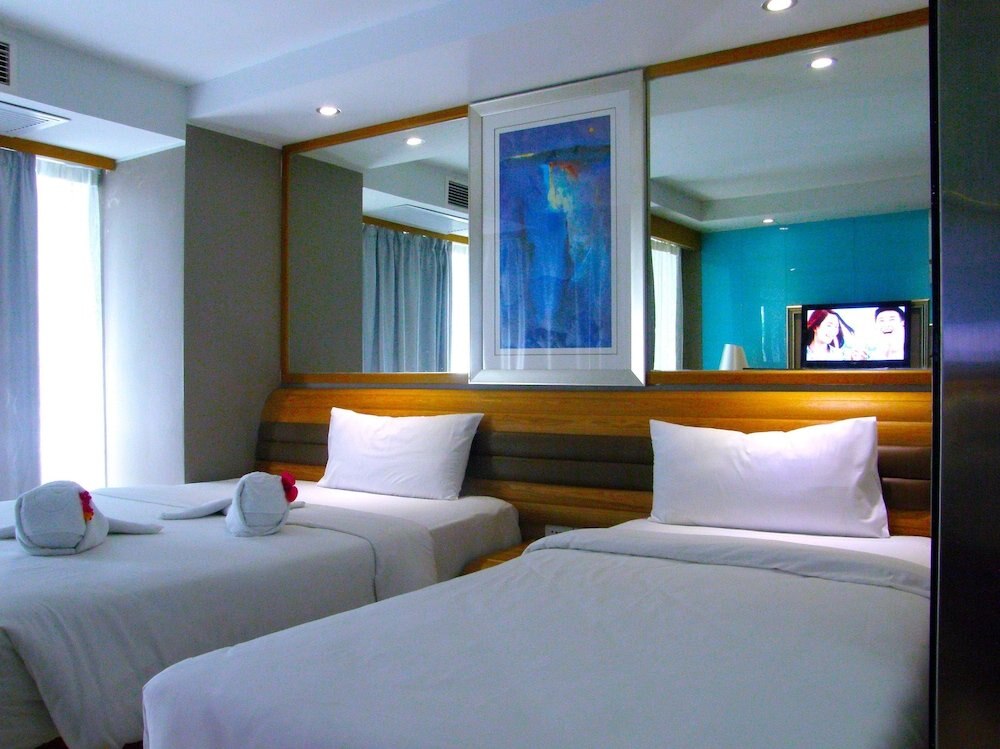 D Day Resotel Pattaya - Tap to explore photos