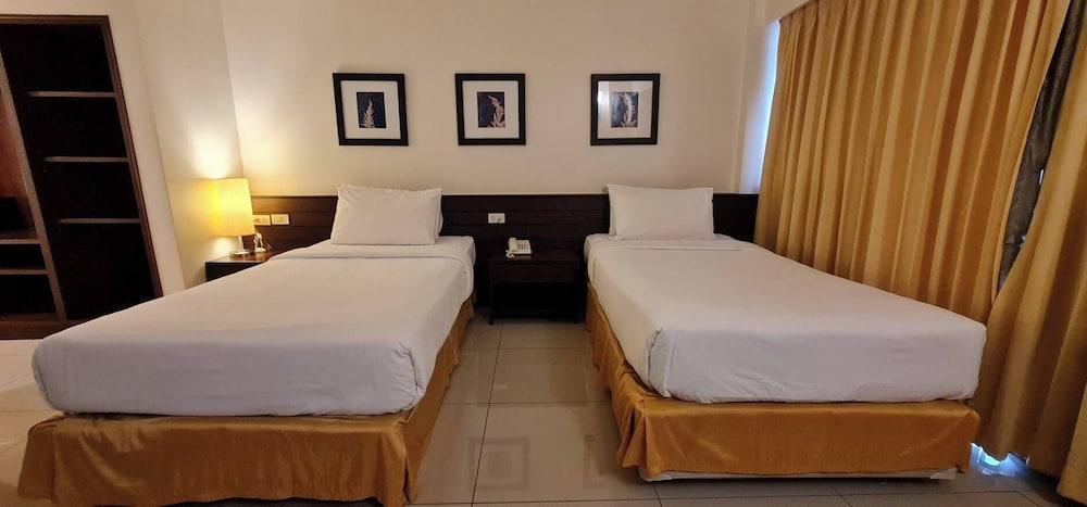 Grand Hotel Pattaya Room Type - Family Double Room Single Use, 2 Bedrooms