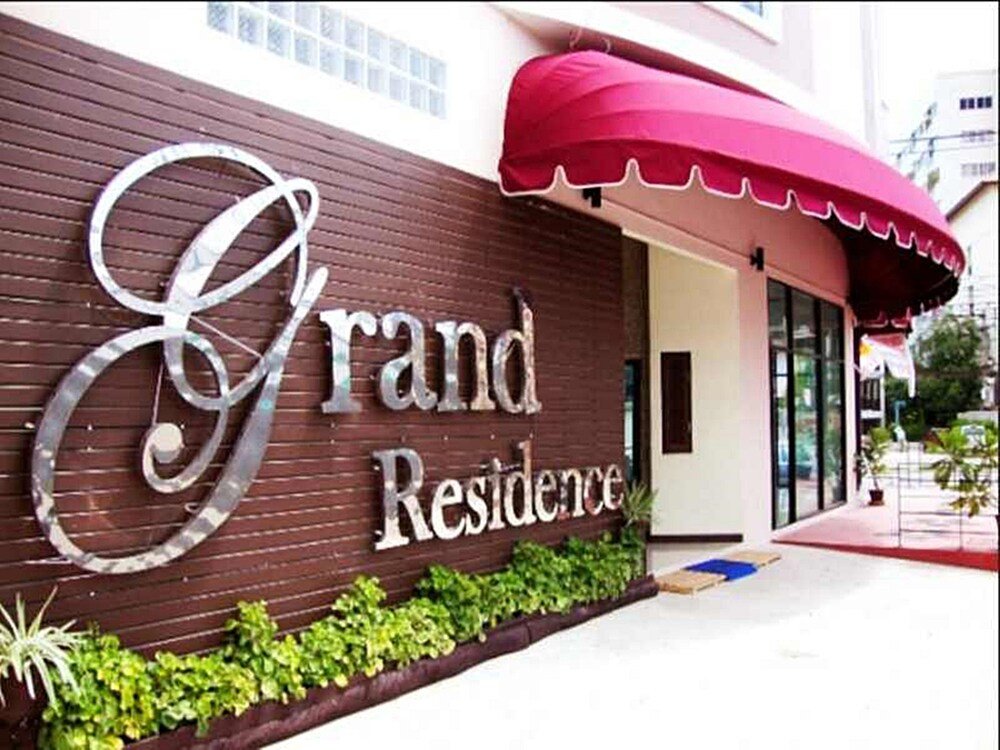 Grand Residence Jomtien - Tap to explore photos